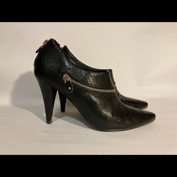 Xoxo black booties, size 8 - Picture 5 of 7